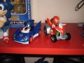 Sonic with Speedstar and Knuckles with Landbreaker vehicles